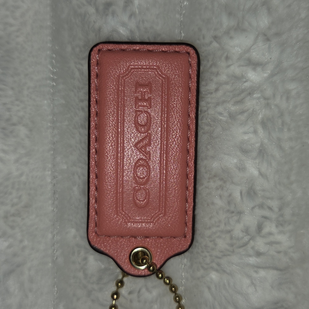 COACH 2.25" Salmon Pink Hangtag, Pink Pave & Gold Heart, Gold Coach Square - Picture 9 of 11